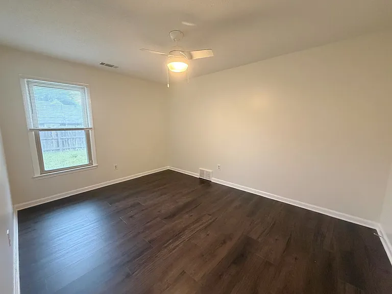 7472 Hedgington Dr — Photo 12