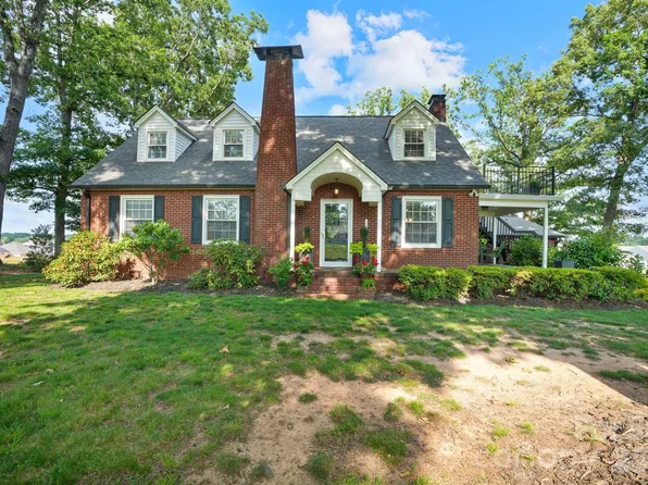 1520 5th St NE, Hickory, NC 28601