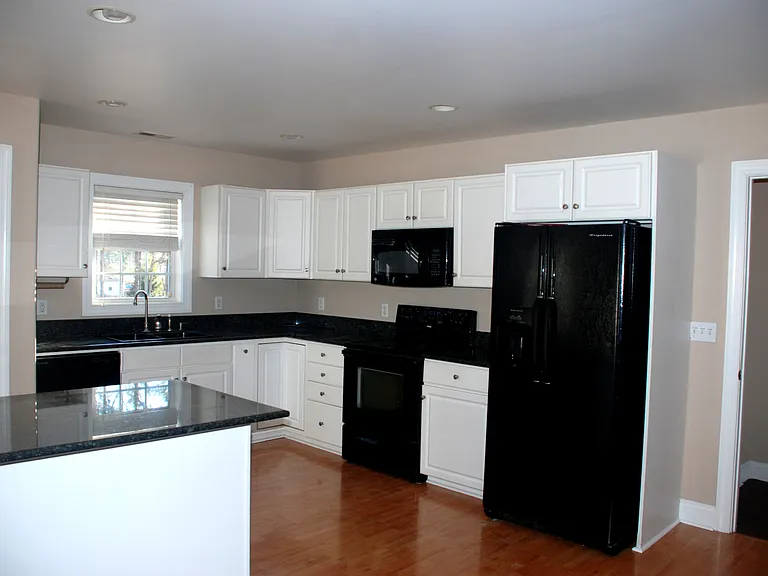 126B Colony St — Photo 14