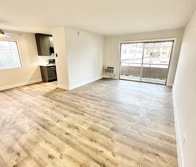 982 Menlo Ave #C308 — Photo 1