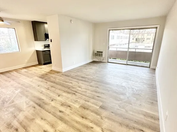 982 Menlo Ave #D308, Los Angeles, CA 90006