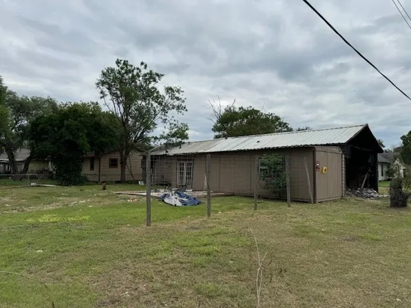 810 Saint Joseph Street, Alice, TX 78332