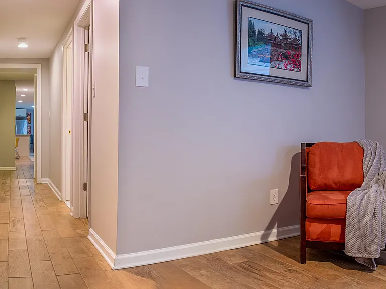 900 Maryland Ave NE #ENGLISH BASEMENT — Photo 17