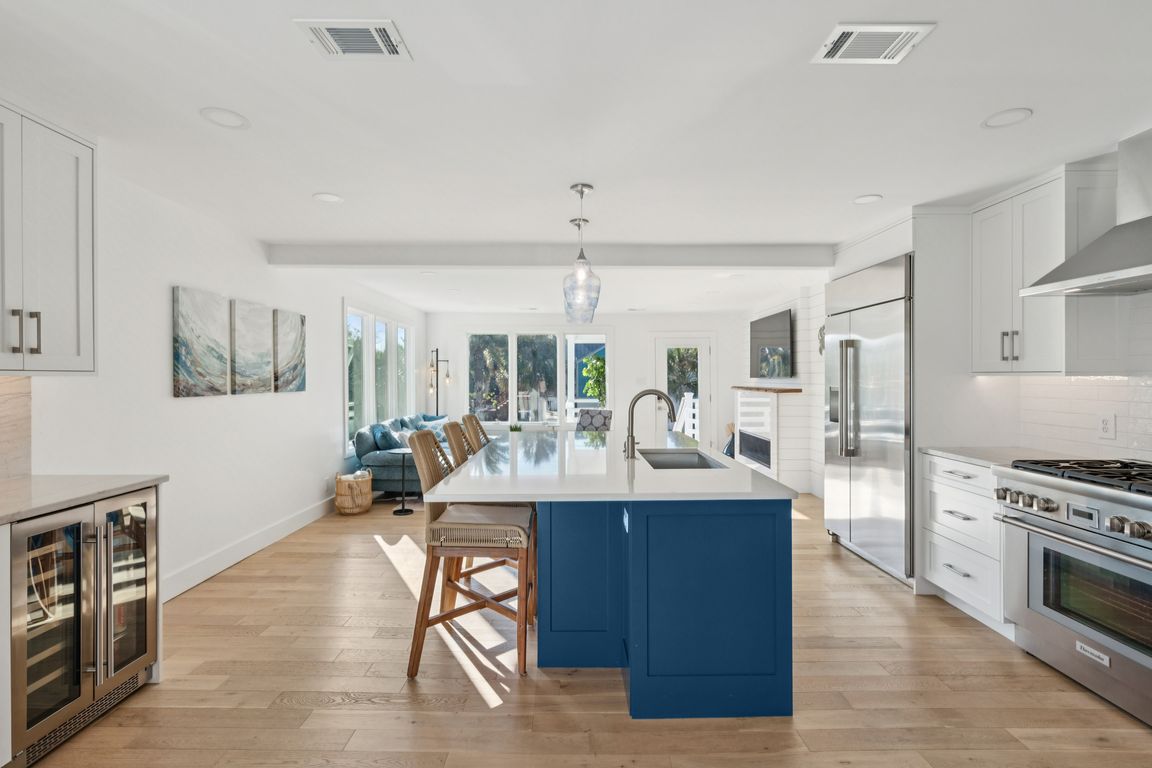 next background image