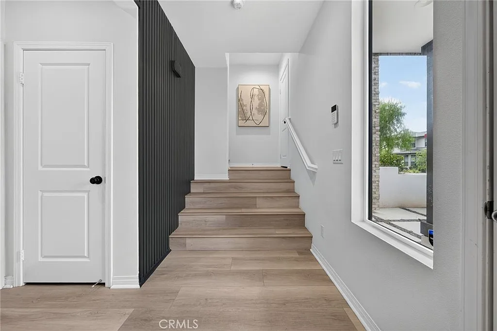 2 bed, 2.5 bath, 1576 sqft, $4,295 — Photo 4