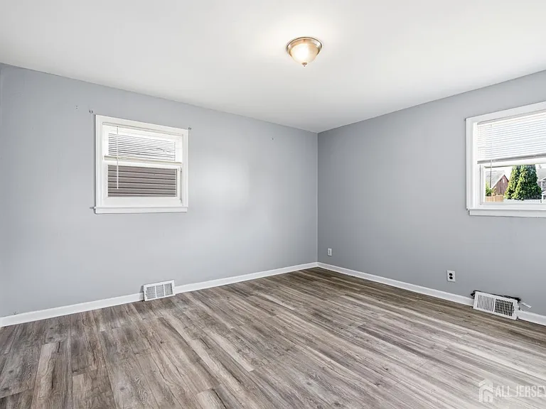 115 N Main St — Photo 12