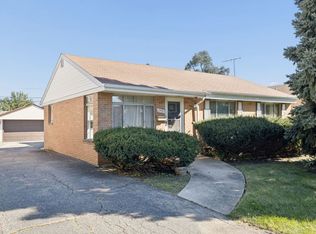 2921 S 10th Ave, Broadview, IL 60155