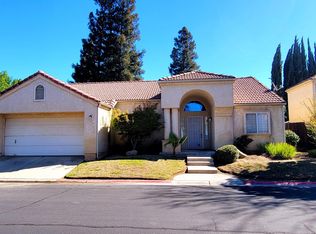 9498 N Senator Dr, Fresno, CA 93720