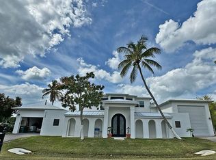 4550 Pine St, Naples, FL 34112