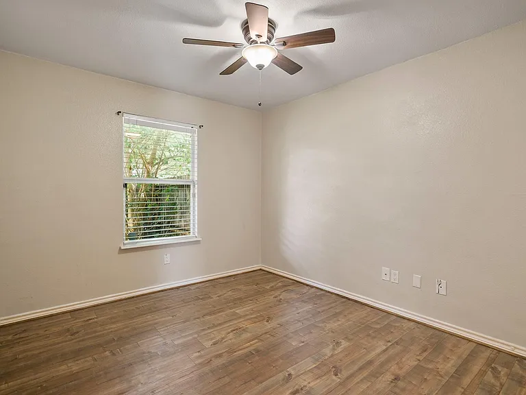 1631 Quail Run — Photo 25