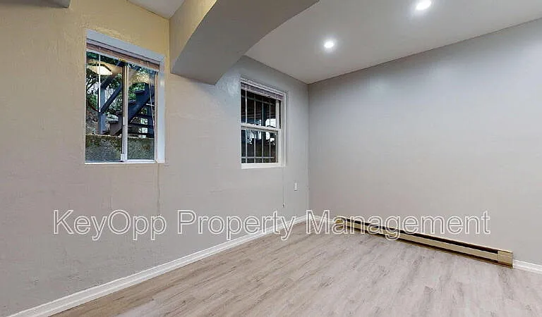 180 Stanyan Blvd — Photo 10