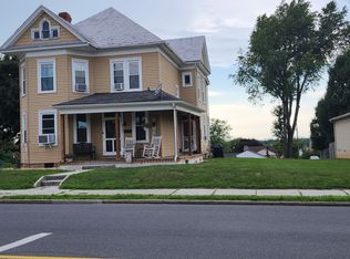 402 E King St, Littlestown, PA 17340