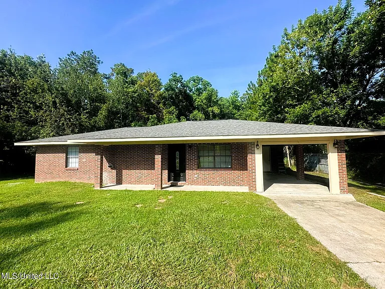 258 Conrad Ln — Photo 1