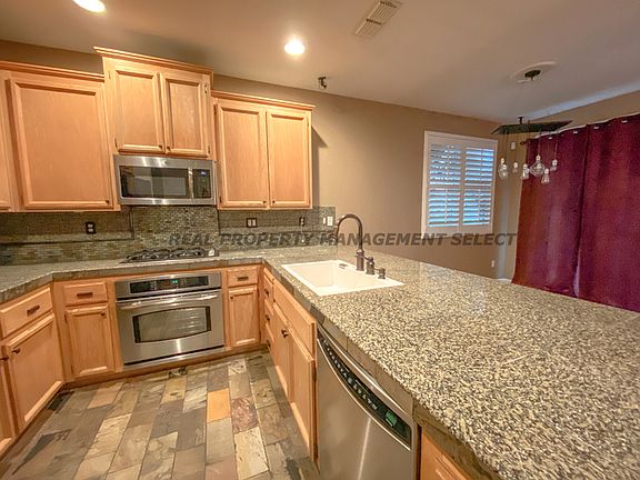 5th image of 3048 Buchman St