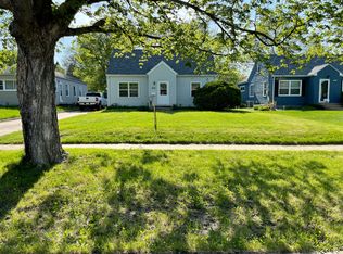 1820 W 6th St, Waterloo, IA 50702