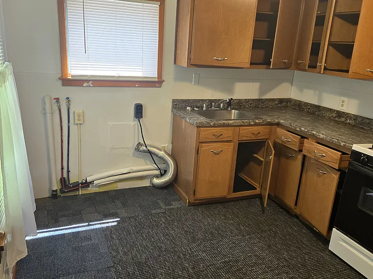 109 S Franklin St — Photo 6
