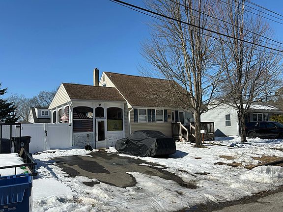 3rd image of 120 Hoover Dr