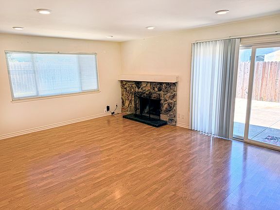 4th image of 4213 E Croydon Ave