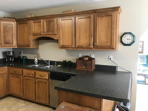 5th image of 2625 Mariah Ln