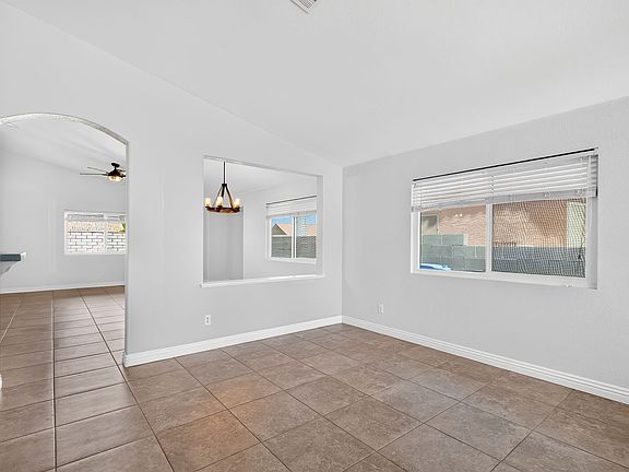5th image of 630 Beresford Ave