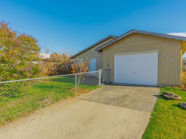 112 N Buchanan Ave, Eagle Point, OR 97524