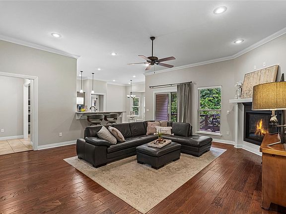 3rd image of 3 S Brent Ln