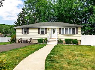 98 Mohawk Dr, West Haven, CT 06516