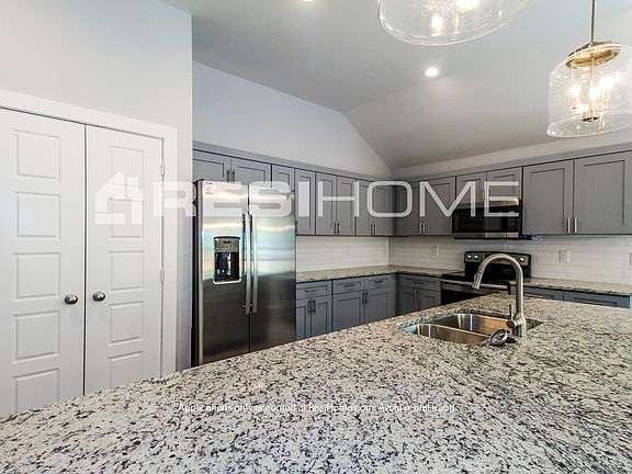2nd image of 287 Finley St