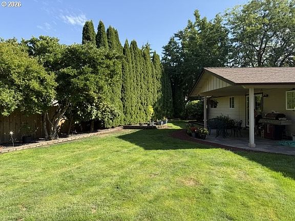 4th image of 3353 Wisteria St