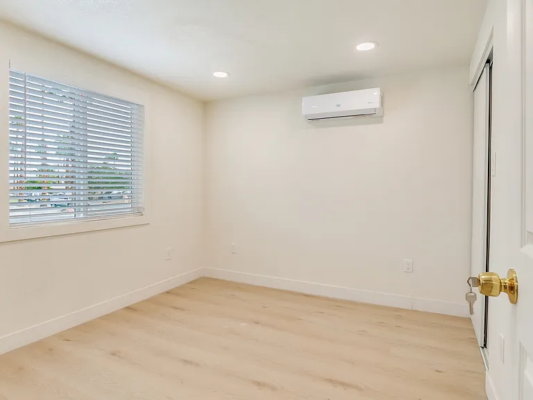 42601 Claudia St — Photo 25