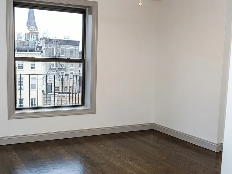 172 Union St #3F — Photo 6
