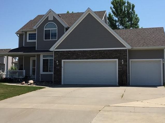 1st image of 325 NW Driftwood Dr
