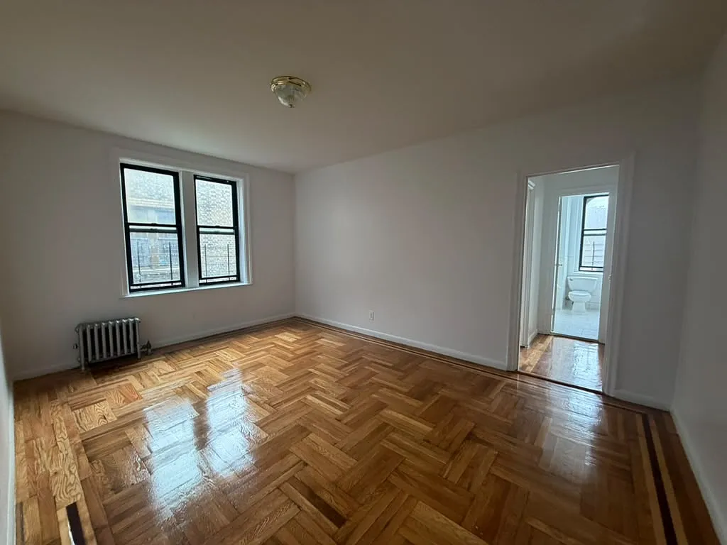 1 bed, 700 sqft, $1,864 — Photo 2