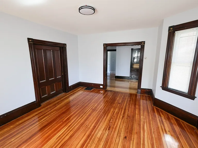 50 Thatcher St #2 — Photo 8