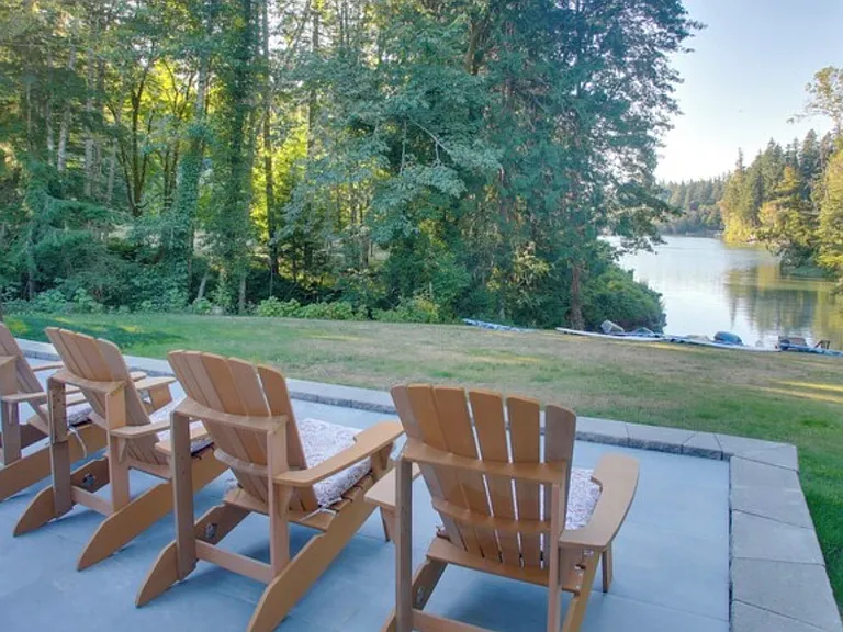 7075 NE Bay Hill Rd — Photo 50