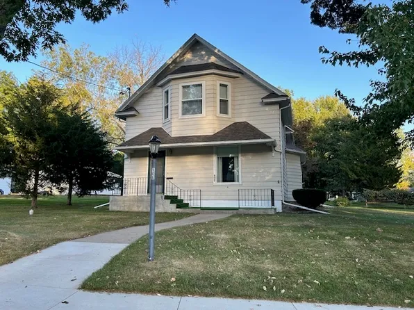 506 N Base St, Morrison, IL 61270
