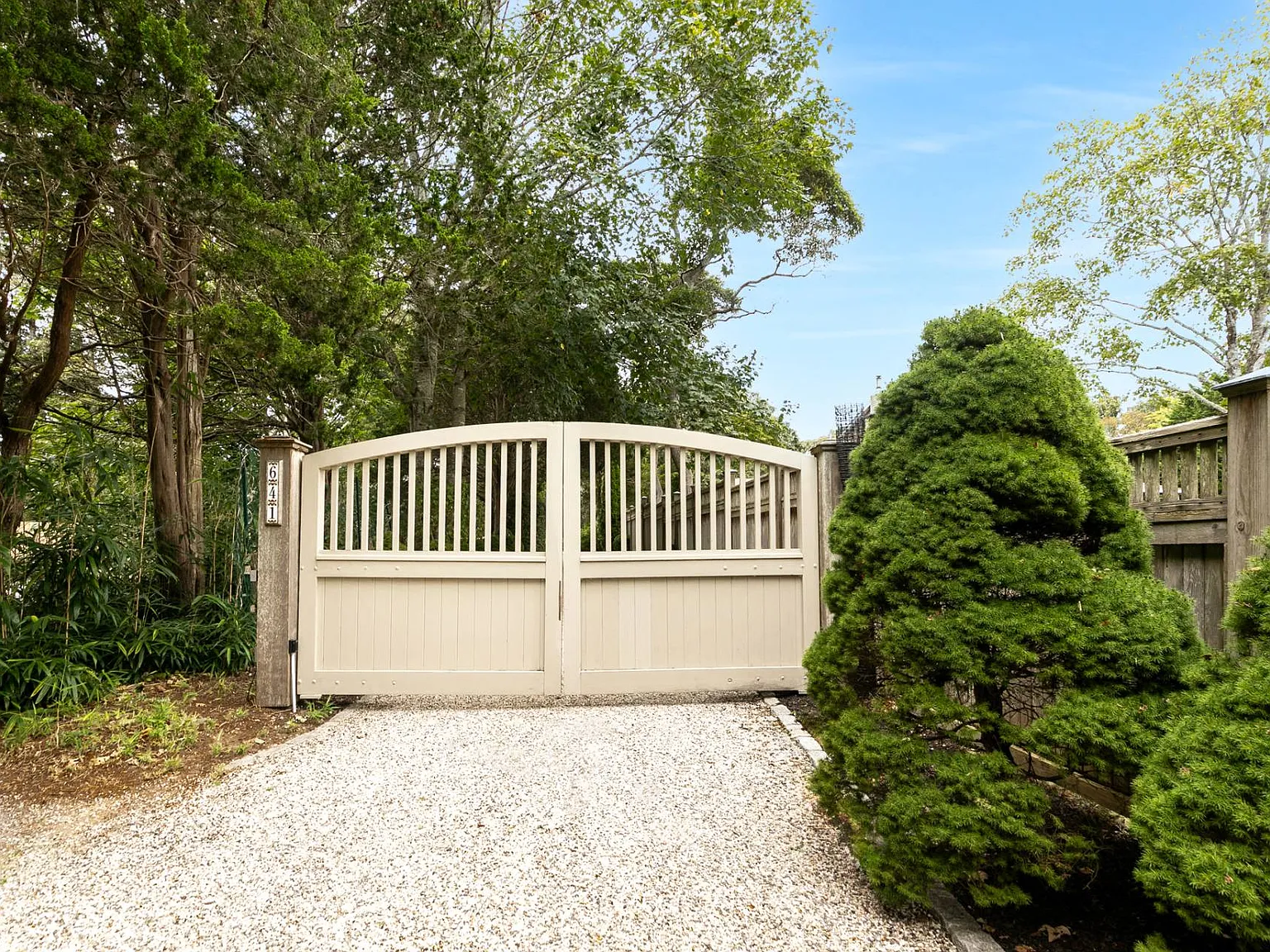 Amagansett Beach Cottage Close to Ocean and Bay Beaches — Photo 3