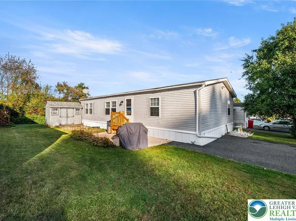 328 Ashford Ln, Hereford, PA 18056