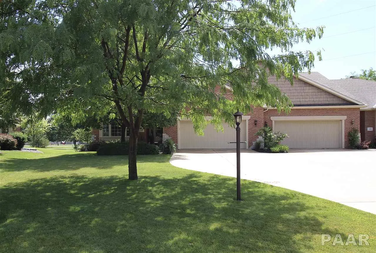 338 Garnet Dr photo 1