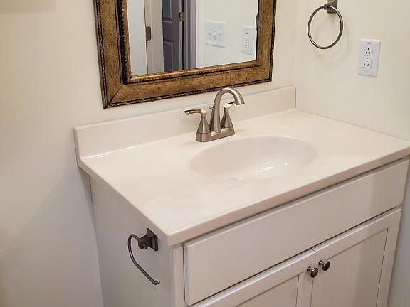 3rd image of 224 W 29th St