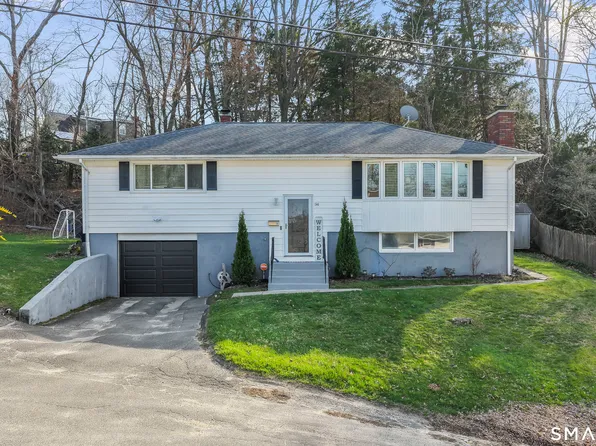 94 Cottage Grove Lane, Waterbury, CT 06706