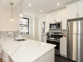 27 W 96th St