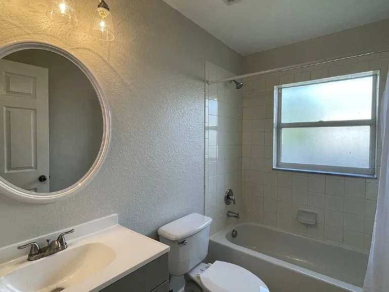 517 SW Paar Dr — Photo 18