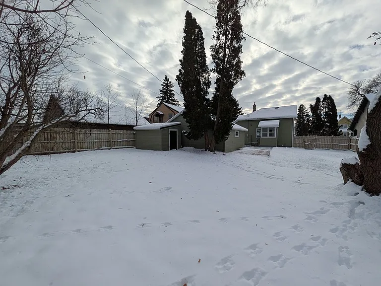 160 Guilford St — Photo 37