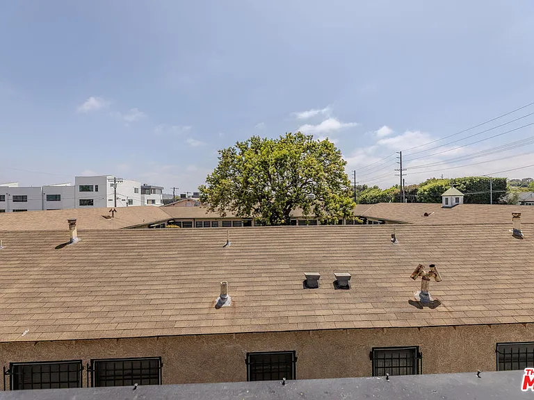1930 S Robertson Blvd #7 — Photo 16
