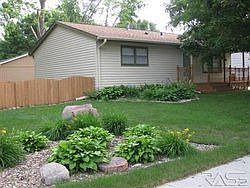 3rd image of 5901 W Essex Dr