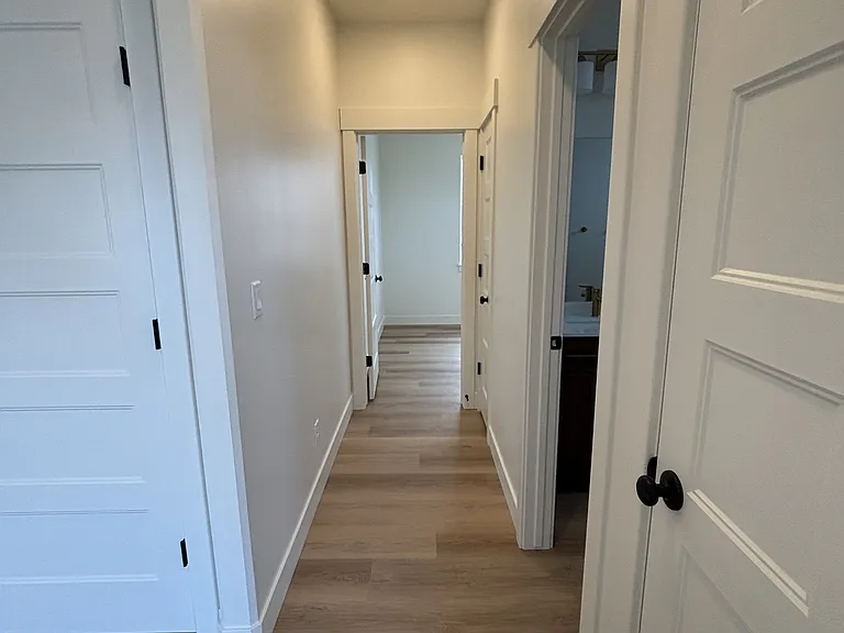 412 E 34 S — Photo 15
