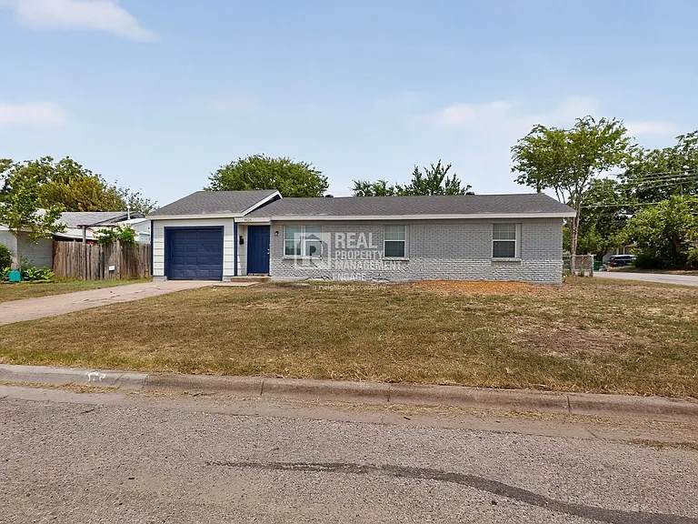 4525 Hunter St — Photo 4