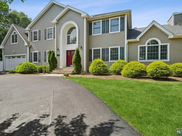 112 Grand Ave, Park Ridge, NJ 07656