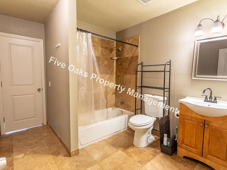 2815 Stanford Ln — Photo 19
